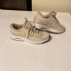 Nike Kids Sneakers in Beige